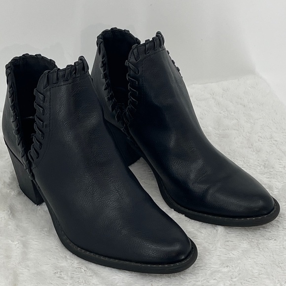 Qupid Shoes - QUPID BLACK FAUX LEATHER ANKLE BOOTS/BOOTIES
